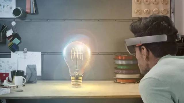不远的将来，也许我们用VR设备在虚拟世界做设计了