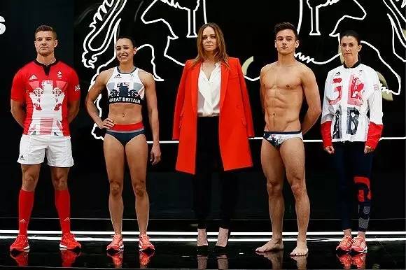 里约奥运会各国代表团服装，中国还是原来的配方，原来的“番茄炒蛋”味儿~