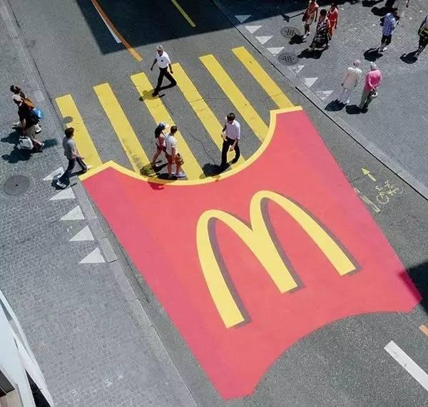 世界上最著名的餐饮logo之一，麦当劳金色拱门标志背后的故事